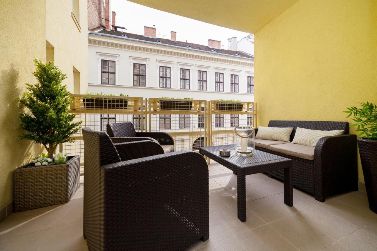 Gde Hollo Apartman