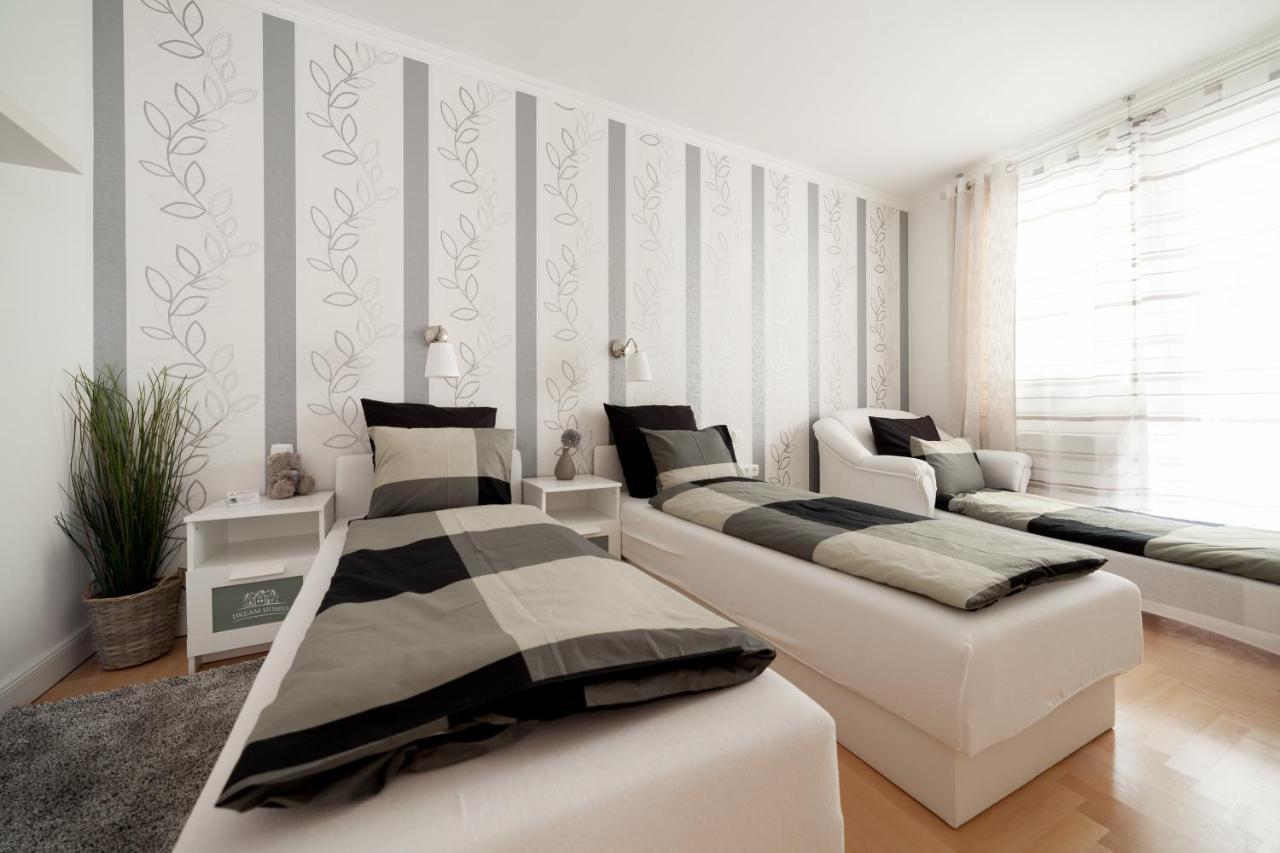 Gde Hollo Apartman